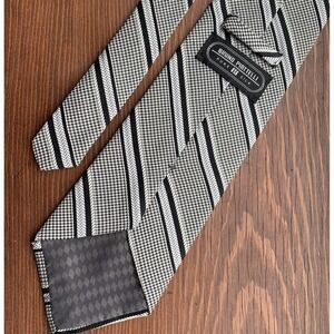 Bruno Piatelli Mens 100% Silk Tie Stripes Silver Black Suit Business Made In USA